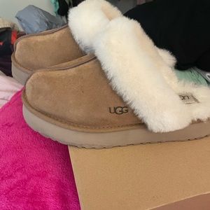 UGG Slides
